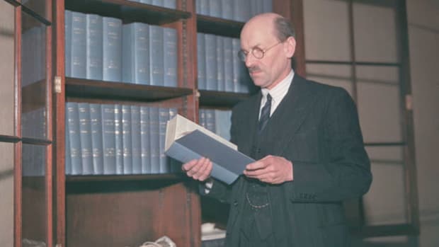 On January 6, 1950, the British government under Prime Minister Clement Attlee followed the USSR and several other nations in recognizing the new communist government of China. A news report provides details.